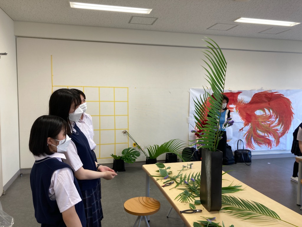 チーム花実 かさね です 華道部 花の甲子園に挑戦 英理女子学院高等学校