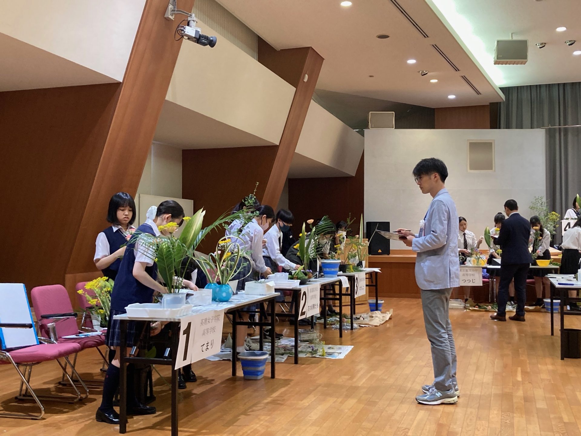 華道部は「花の甲子園」に挑み、地区大会制覇