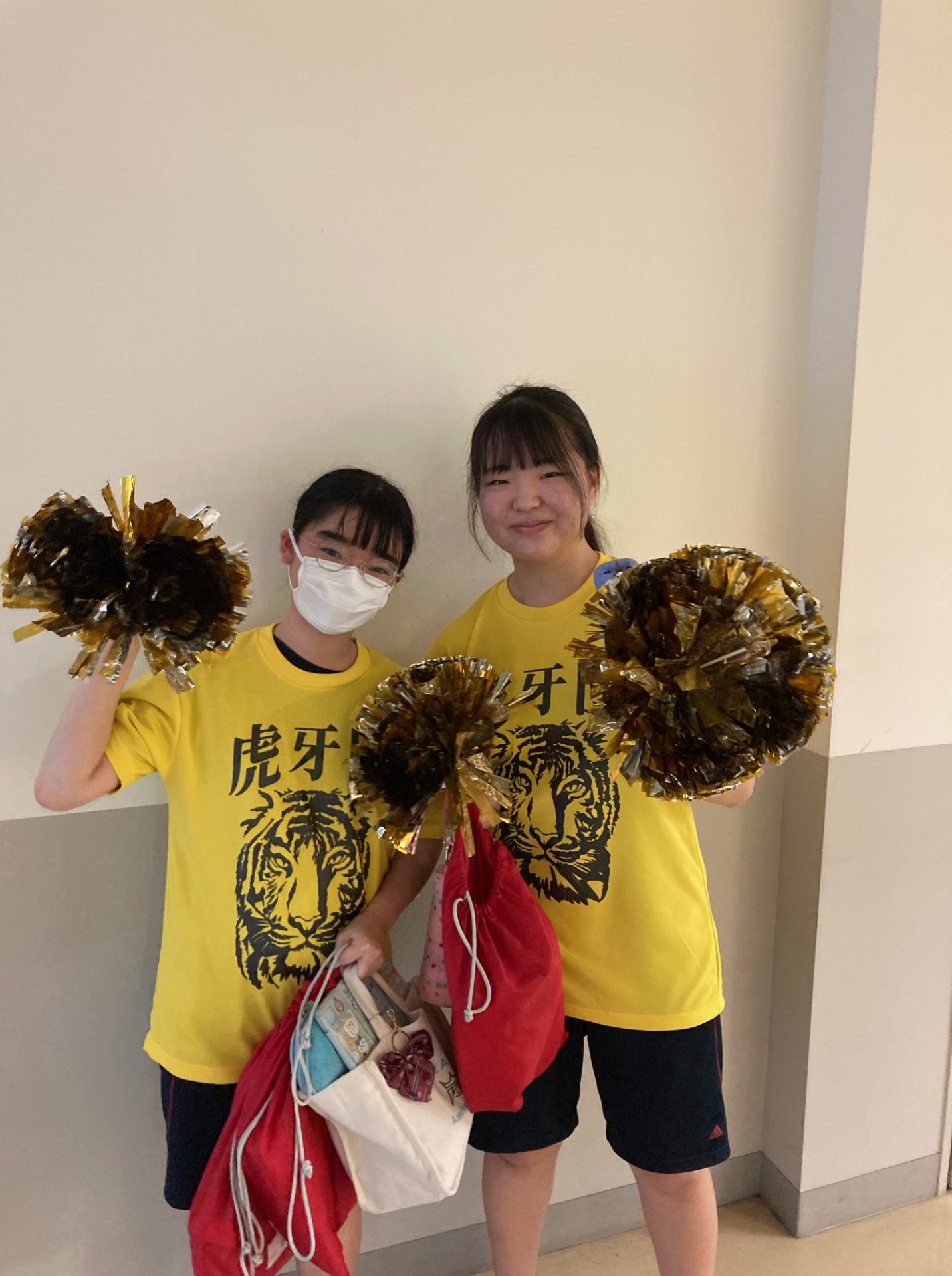 たまたま廊下で会った黄団の生徒たち