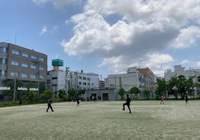 先生2人でウォーミングアップ（飛距離が長すぎて写真に入らない瞬間が多かった！）