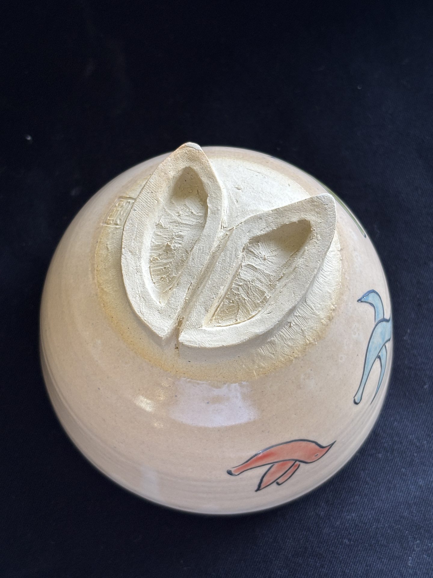 底面は本校のロゴマーク！