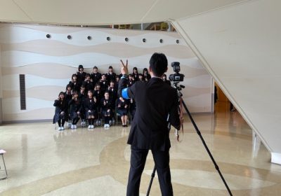 雨が降っていたため、室内での撮影になりました